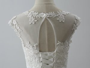 Women's Elegant Sheer Vintage Short Lace Wedding Dress for Bride