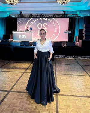 Satin Long Sleeve Prom Dress with Pockets Formal Evening Party Gowns Black Skirt Gown XMD5